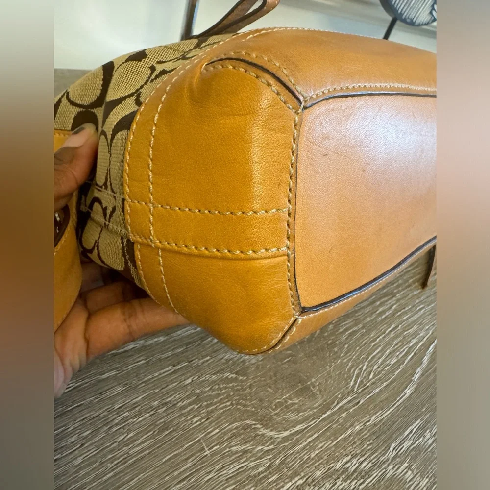 Coach Brown and Tan Shoulder Bag - Picture 7 of 13